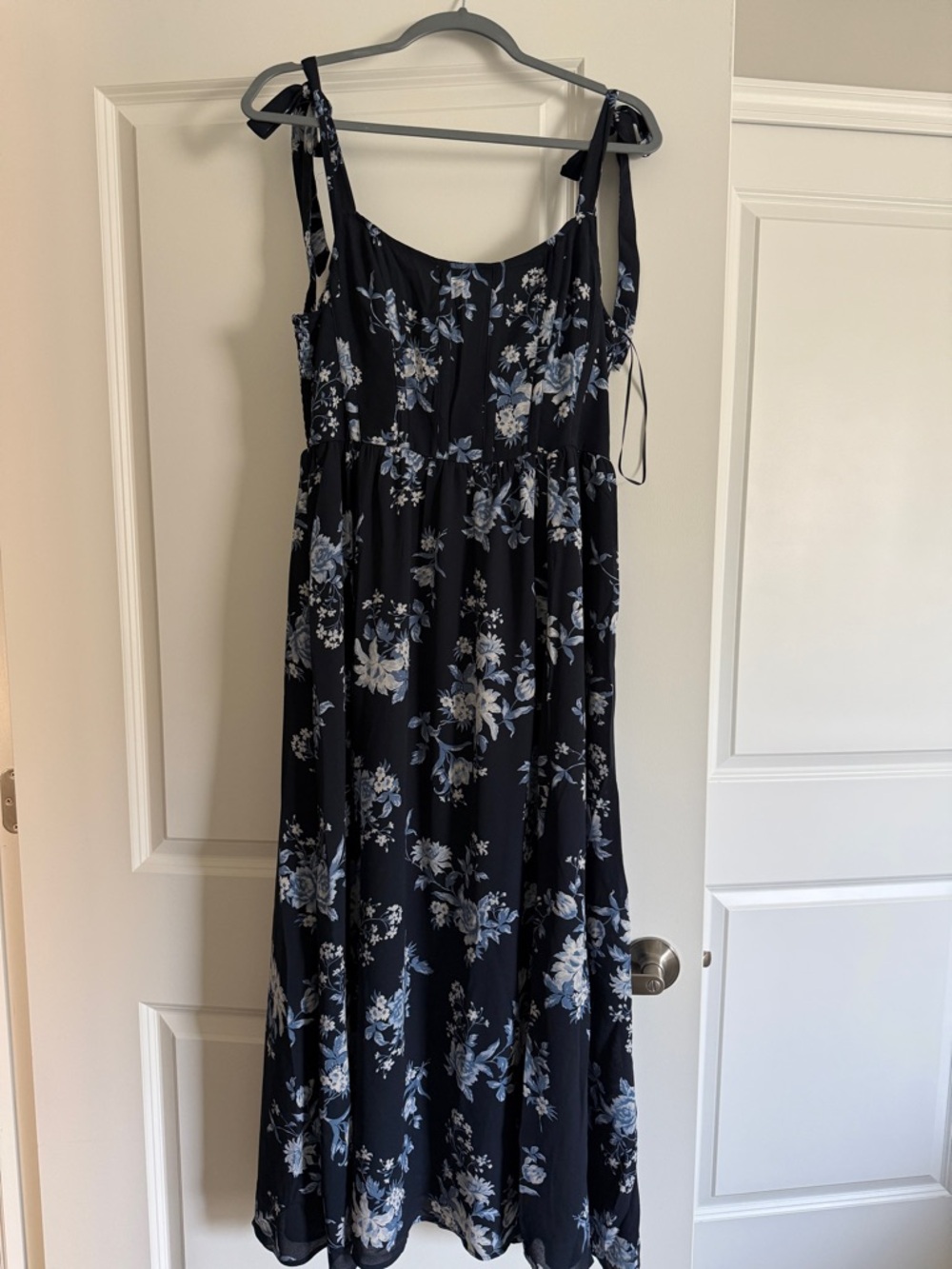 NWT American Eagle Outfitters Black corset Floral Midi Dress with Blue Accents